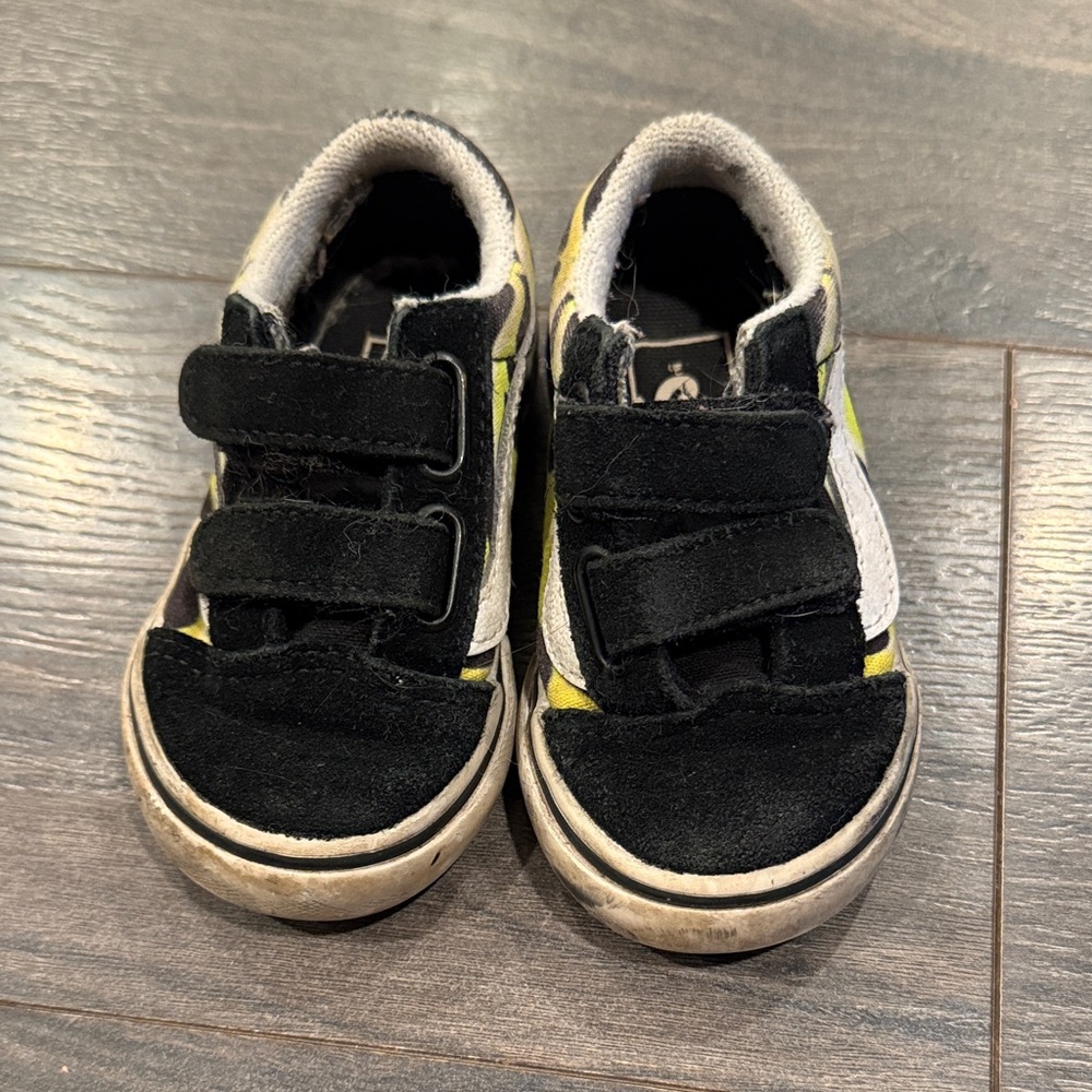 Vans Kids Black and Yellow Shoes size 5 toddler 2:24
